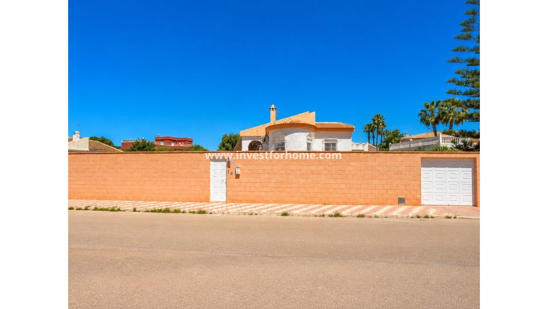 Sale - Villa - Torrevieja - Costa Blanca