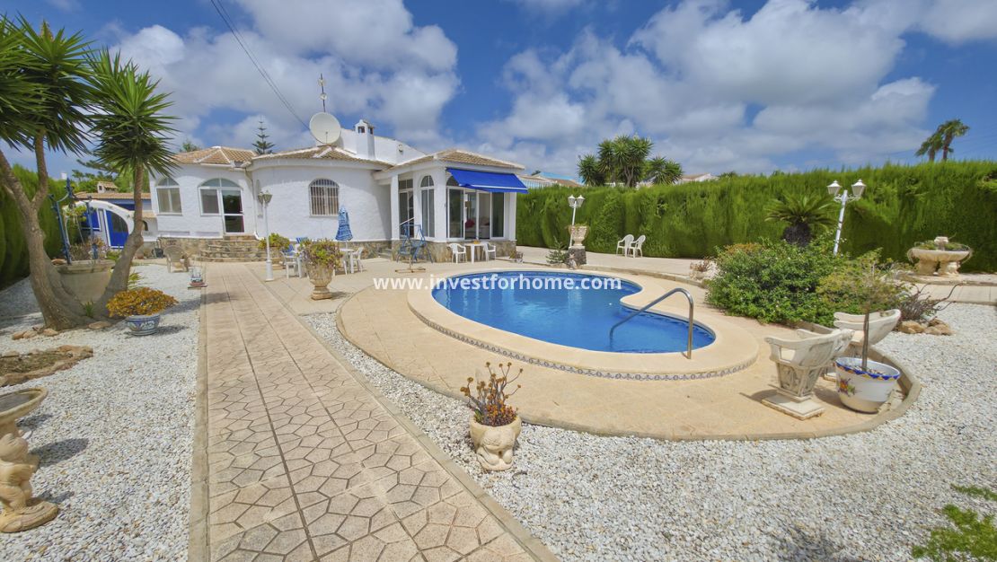 Sale - Villa - Torrevieja - Costa Blanca