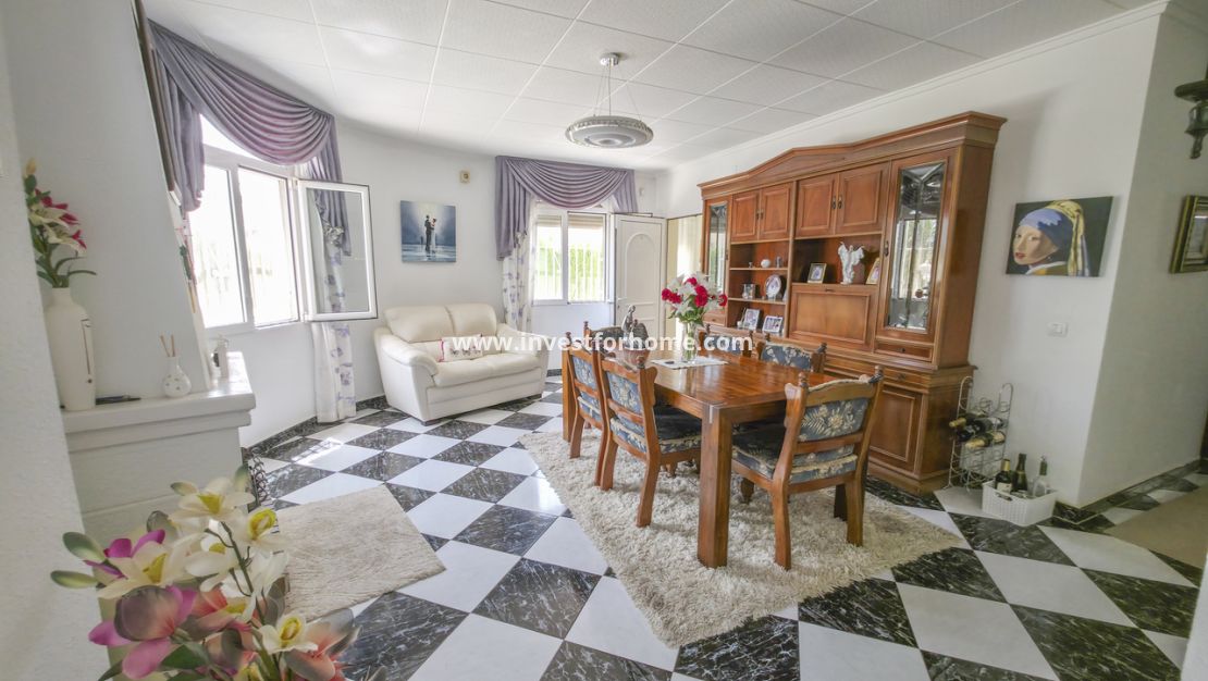 Sale - Villa - Torrevieja - Costa Blanca