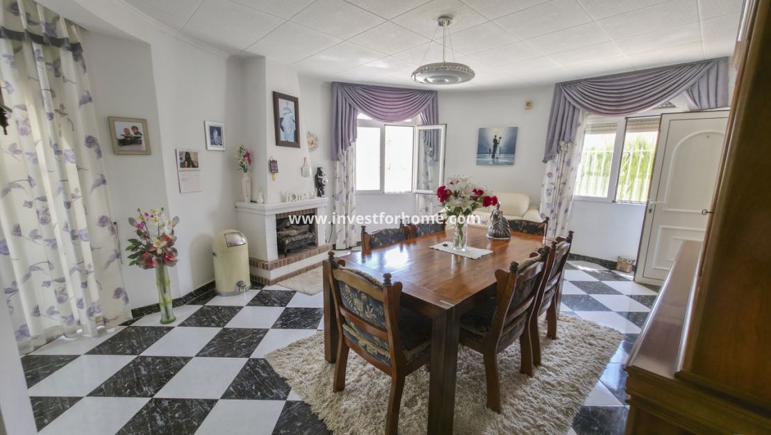 Sale - Villa - Torrevieja - Costa Blanca