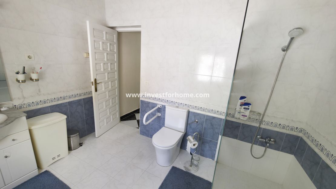Sale - Villa - Torrevieja - Costa Blanca