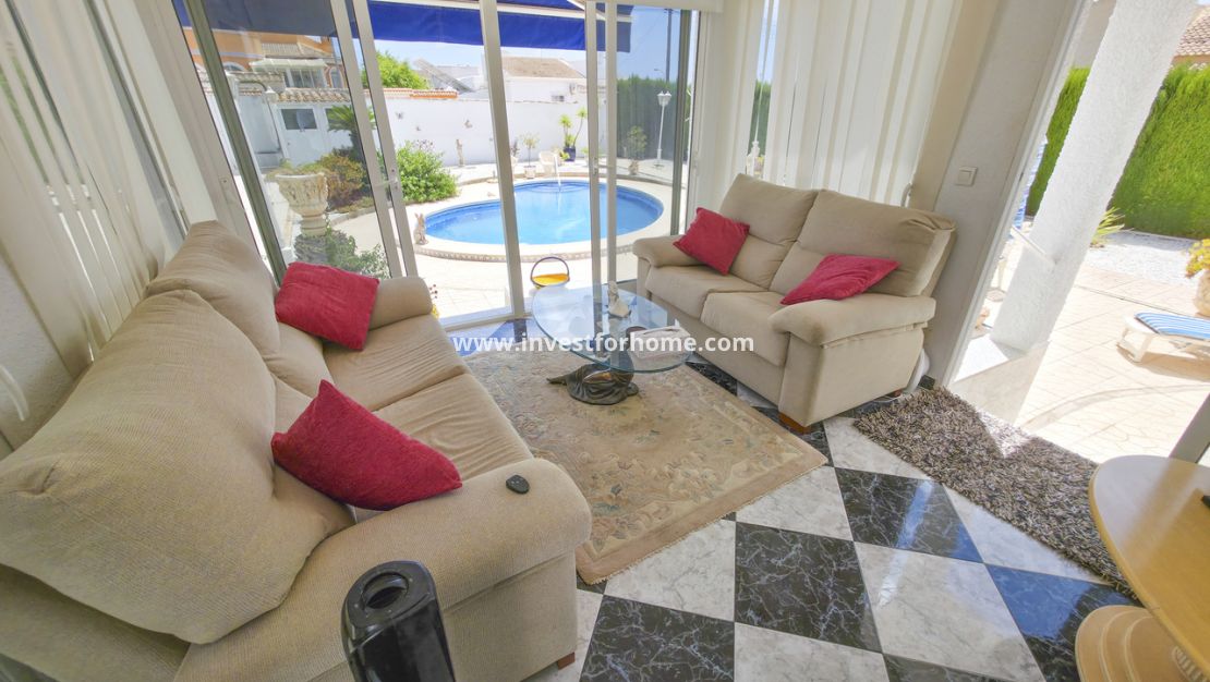 Sale - Villa - Torrevieja - Costa Blanca