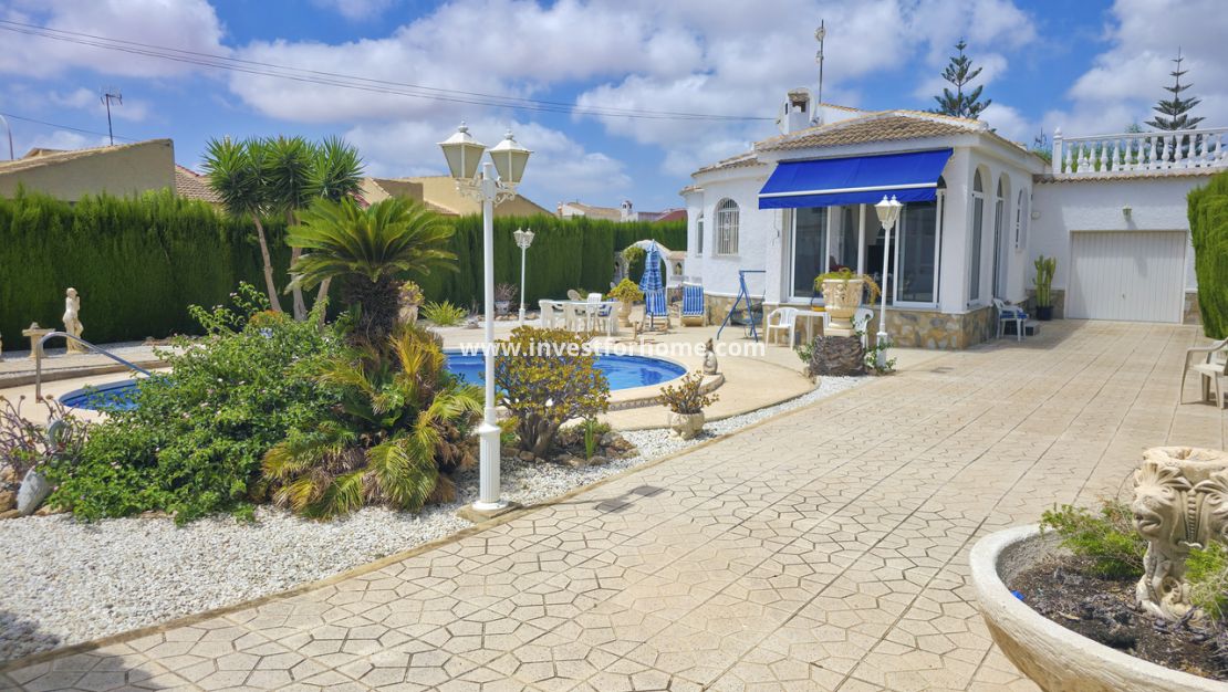 Sale - Villa - Torrevieja - Costa Blanca