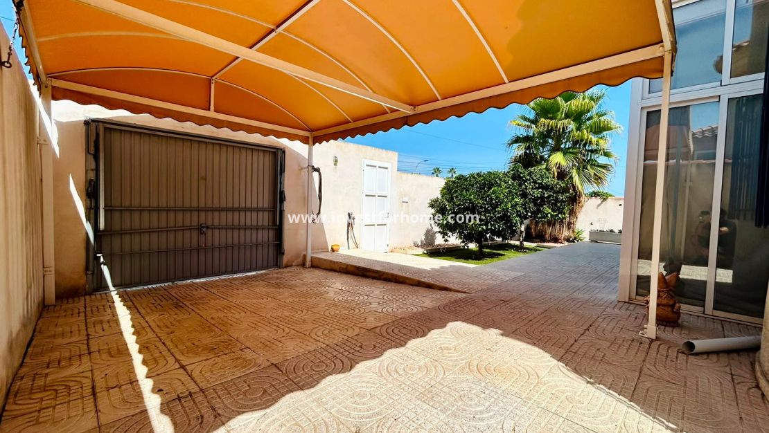 Sale - Villa - Torrevieja - Costa Blanca