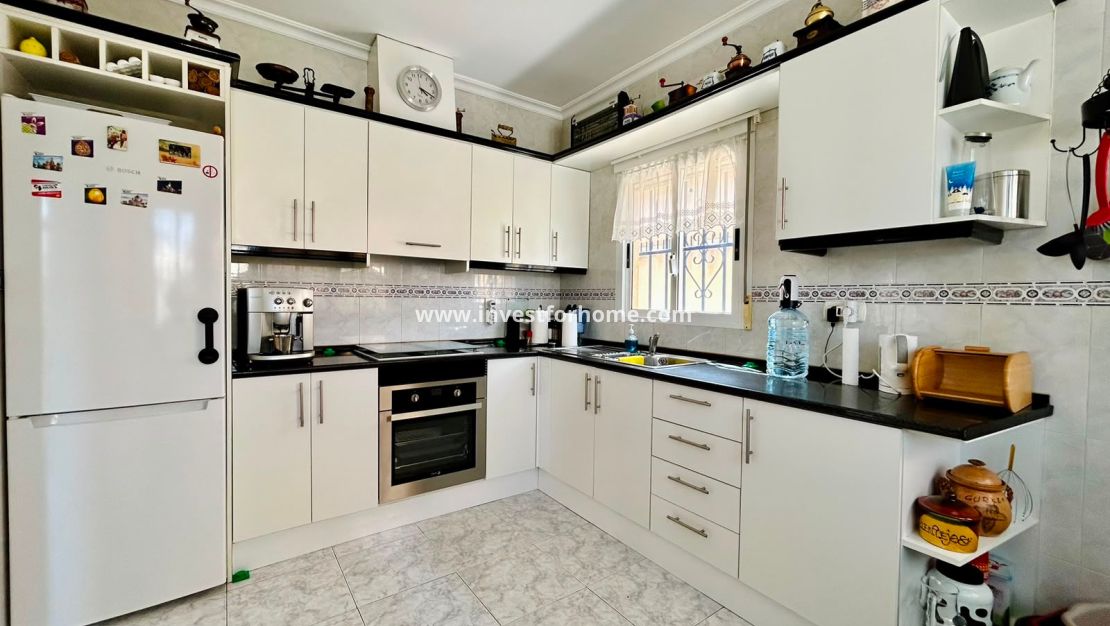 Sale - Villa - Torrevieja - Costa Blanca
