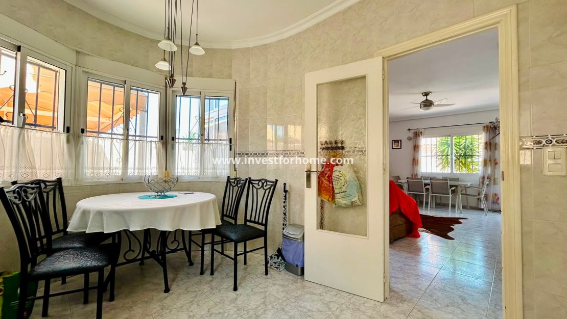 Sale - Villa - Torrevieja - Costa Blanca