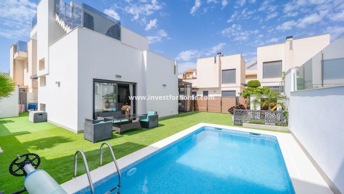 Sale - Villa - Torrevieja - Costa Blanca