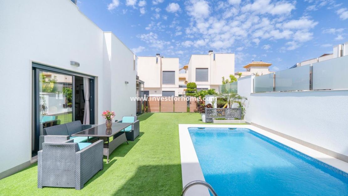 Sale - Villa - Torrevieja - Costa Blanca