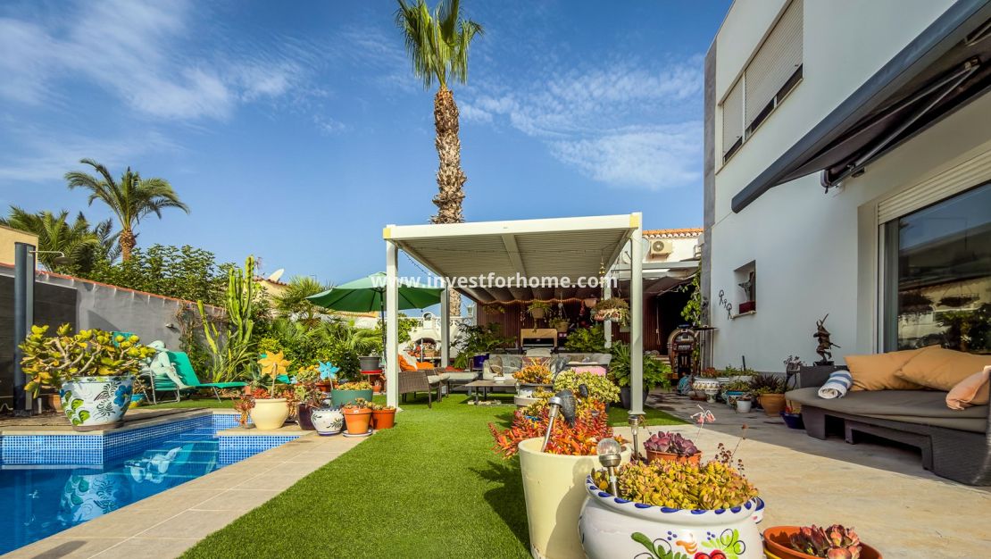 Sale - Villa - Torrevieja - Costa Blanca