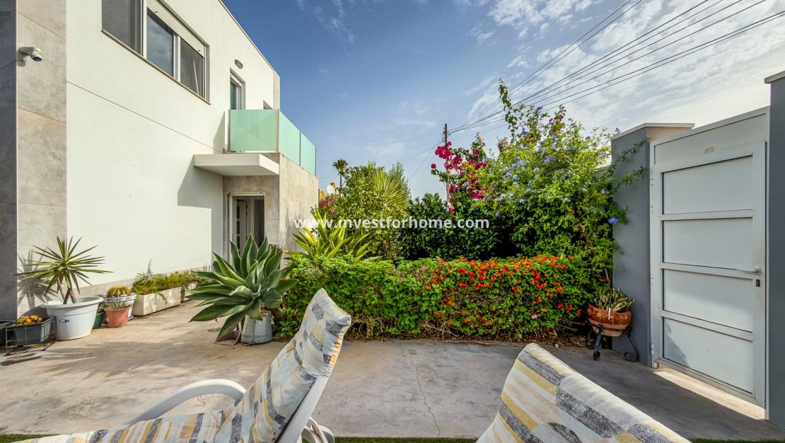 Sale - Villa - Torrevieja - Costa Blanca
