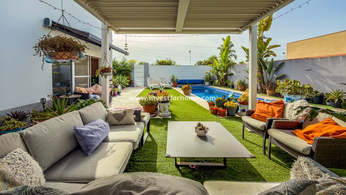 Sale - Villa - Torrevieja - Costa Blanca