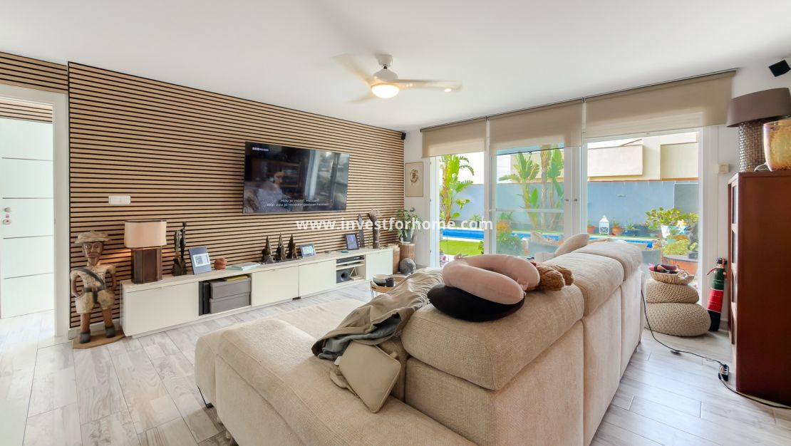 Sale - Villa - Torrevieja - Costa Blanca