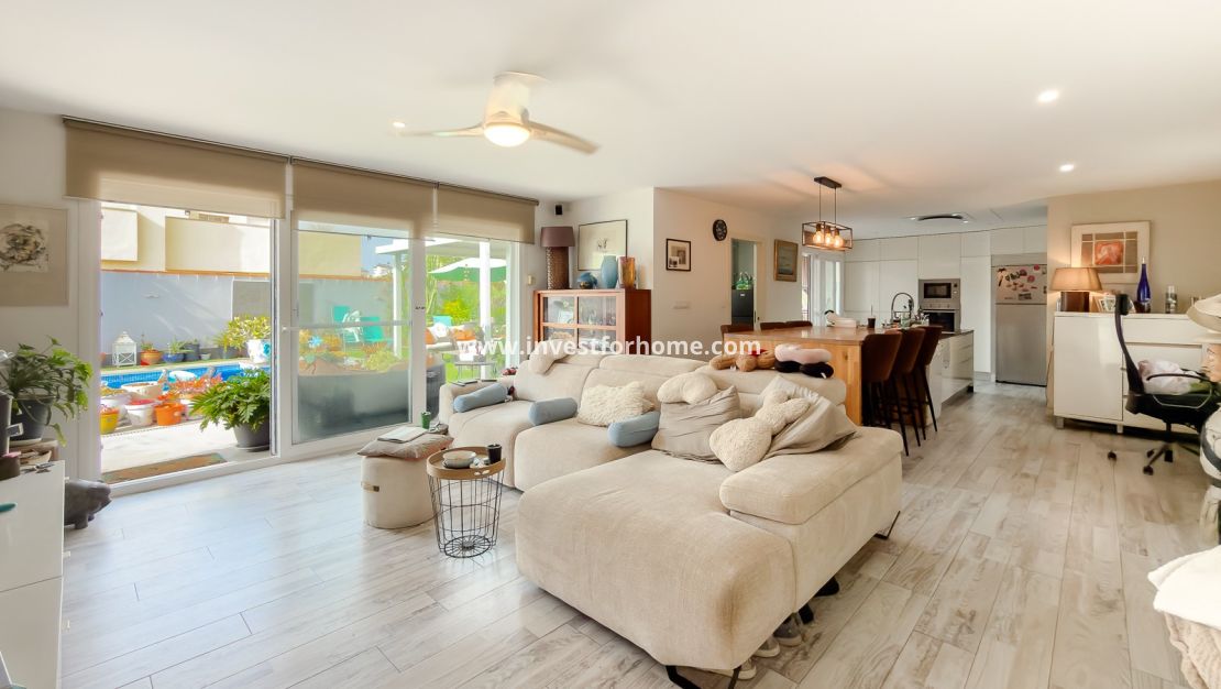 Sale - Villa - Torrevieja - Costa Blanca