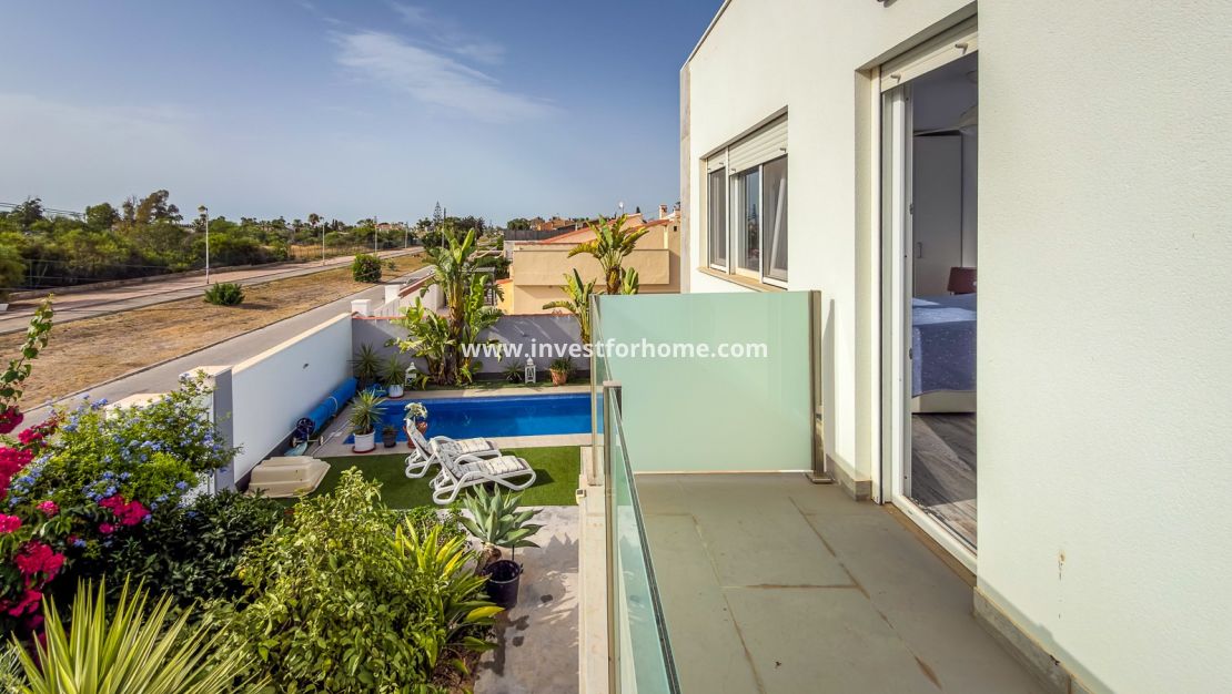 Sale - Villa - Torrevieja - Costa Blanca