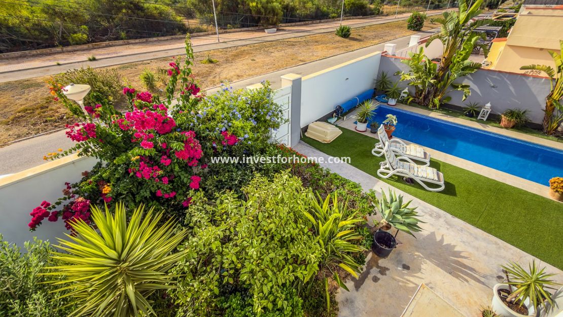 Sale - Villa - Torrevieja - Costa Blanca