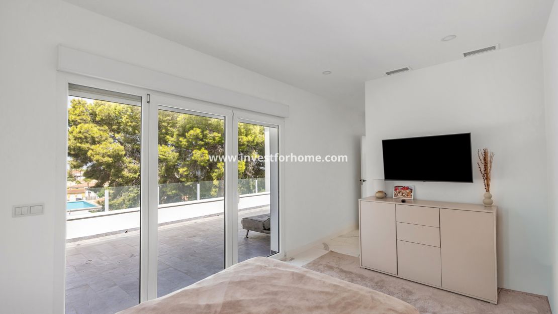 Sale - Villa - Torrevieja - Costa Blanca