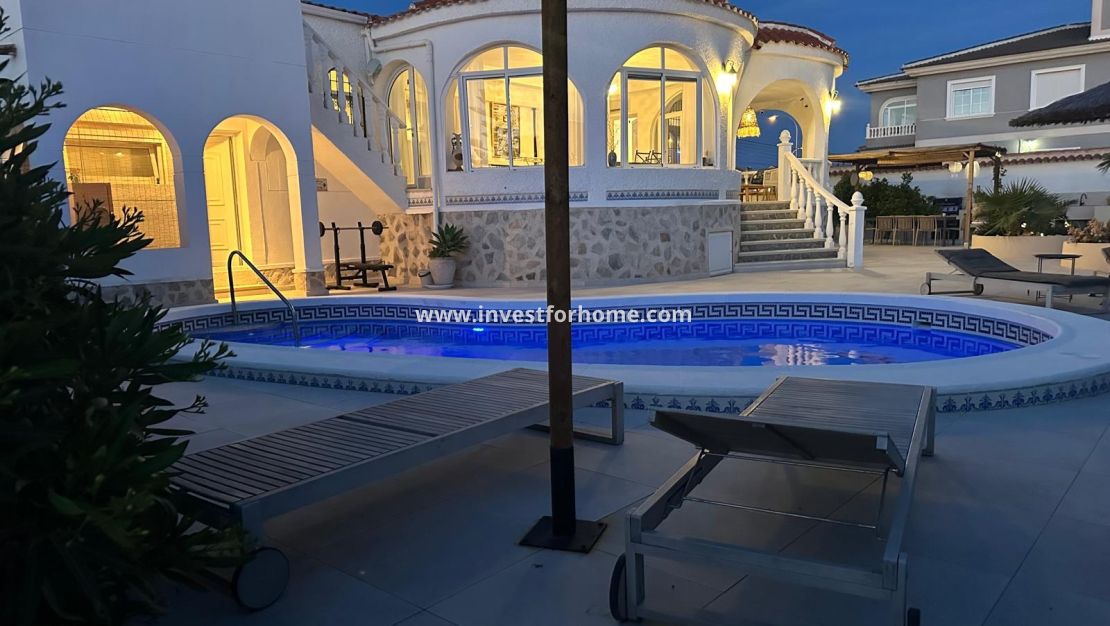 Sale - Villa - Torrevieja - Costa Blanca