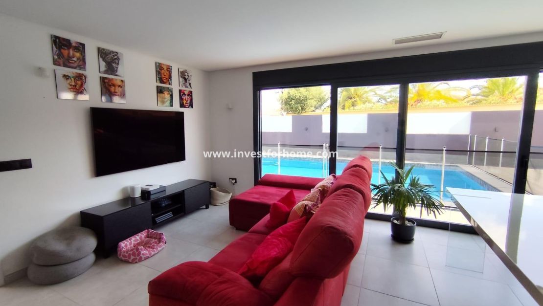 Sale - Villa - Torrevieja - El Chaparral