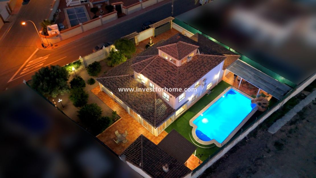 Sale - Villa - Torrevieja - El Chaparral
