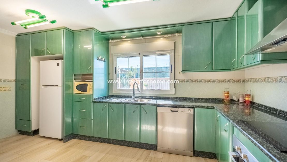 Sale - Villa - Torrevieja - El Chaparral