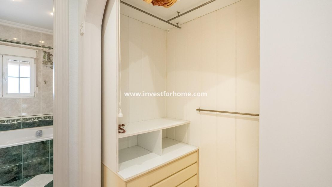 Sale - Villa - Torrevieja - El Chaparral