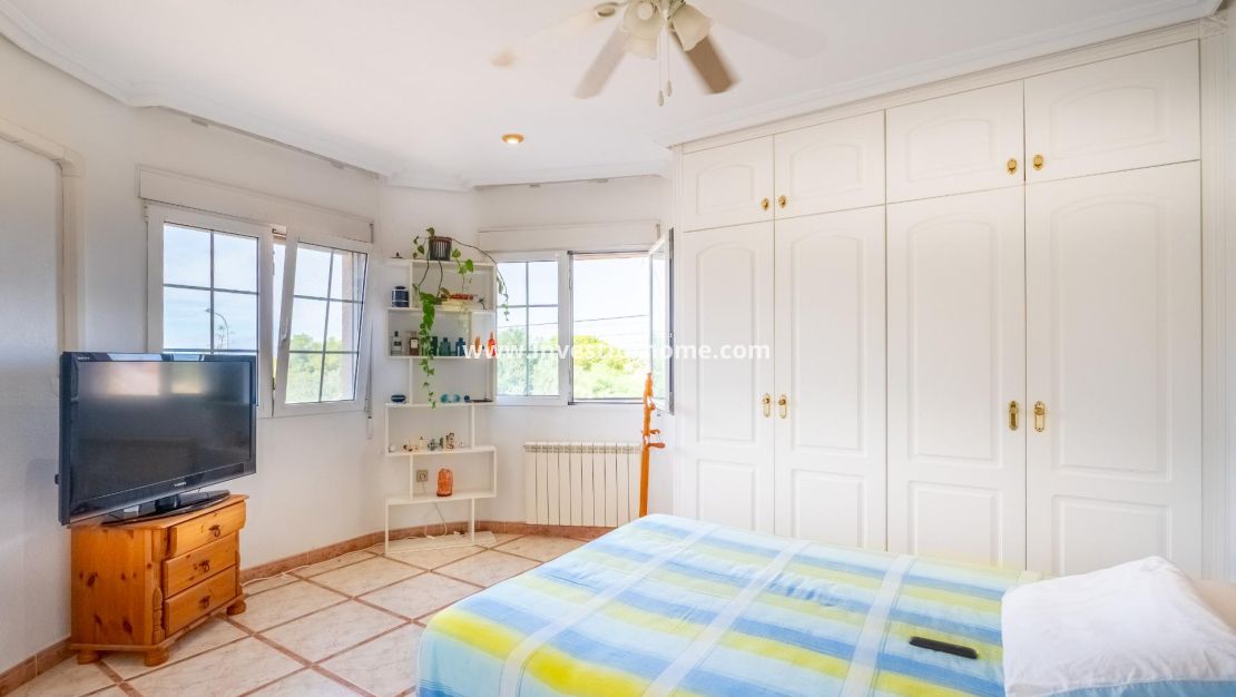 Sale - Villa - Torrevieja - El Chaparral