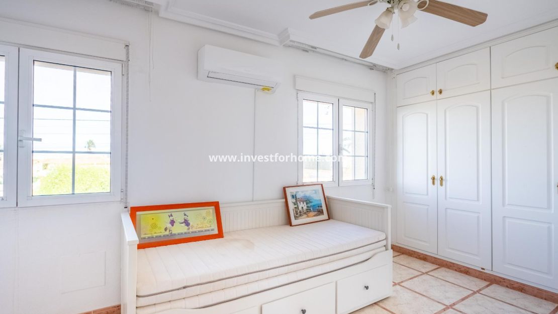 Sale - Villa - Torrevieja - El Chaparral