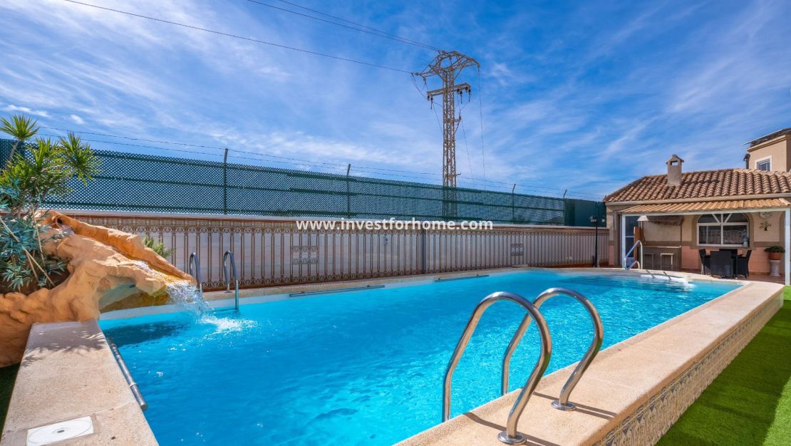 Sale - Villa - Torrevieja - El Chaparral