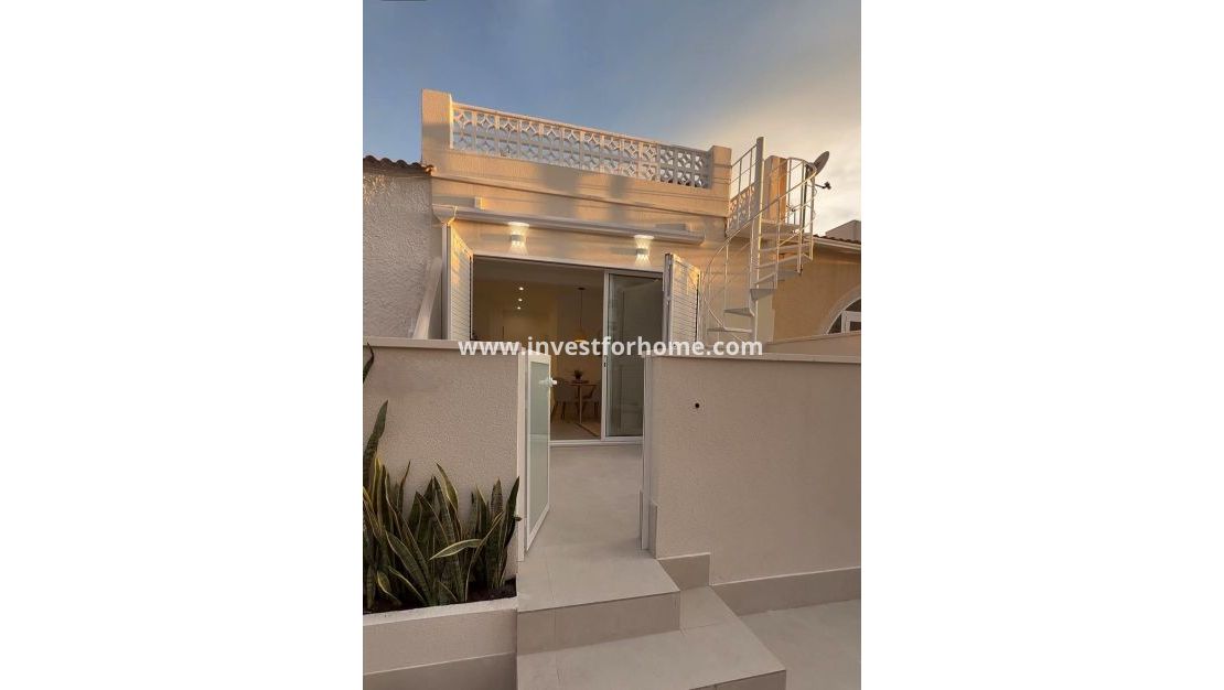 Sale - Villa - Torrevieja - El Chaparral