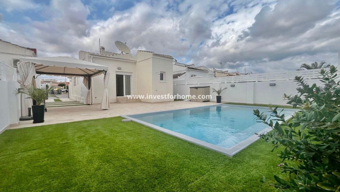 Sale - Villa - Torrevieja - La Siesta-El Chaparral