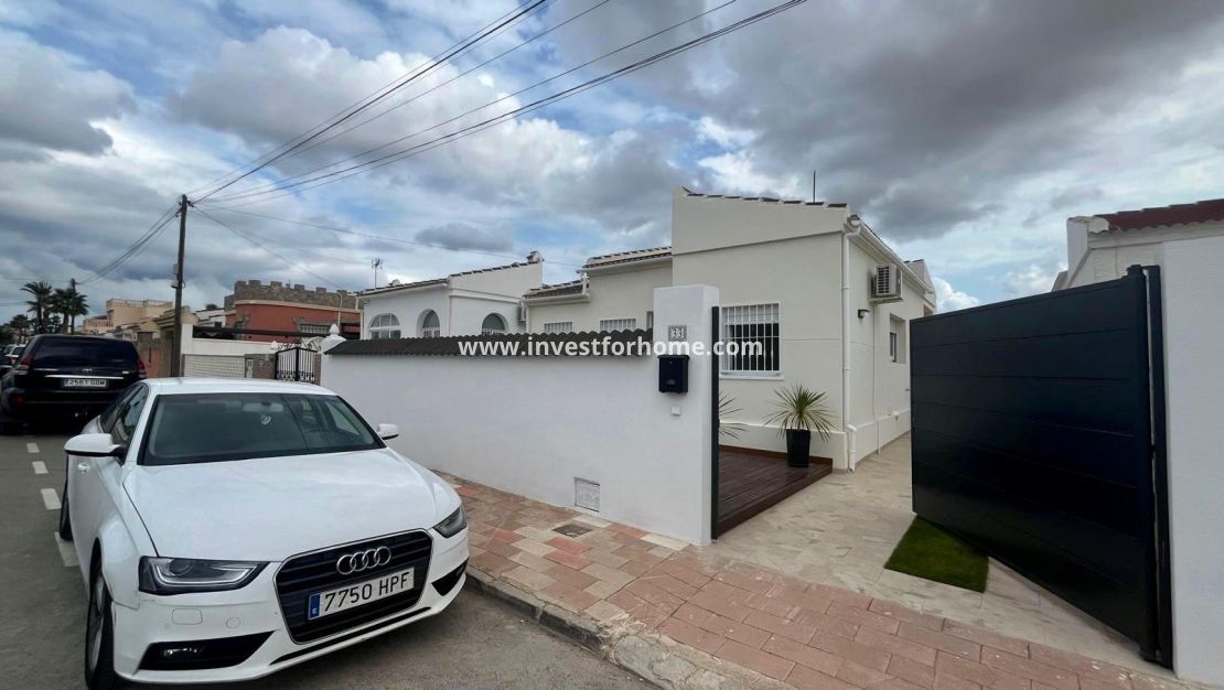 Sale - Villa - Torrevieja - La Siesta-El Chaparral