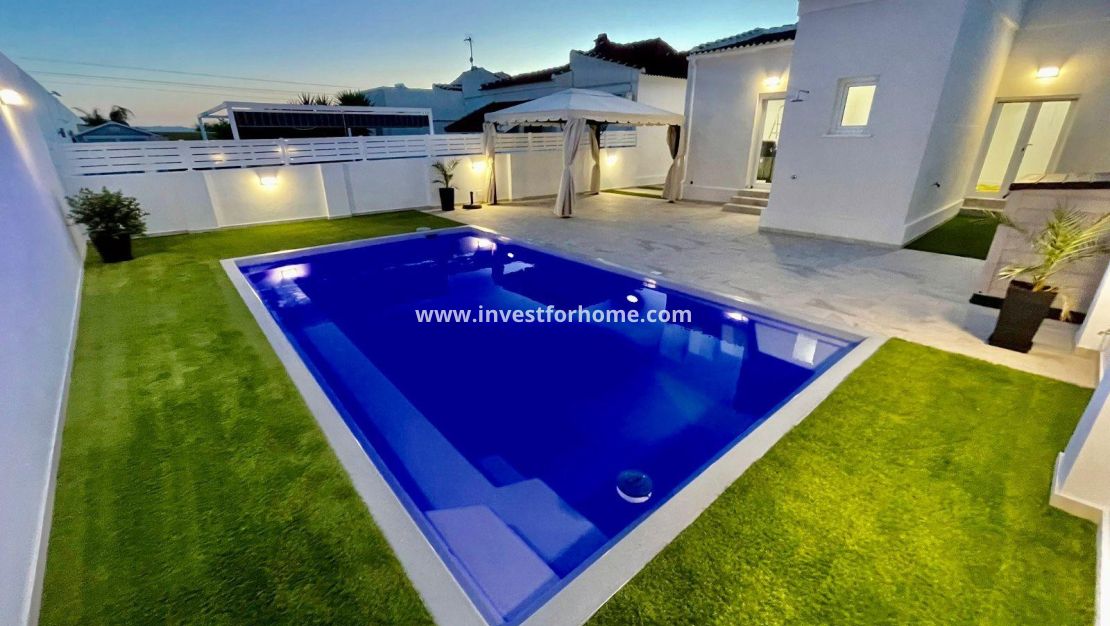 Sale - Villa - Torrevieja - La Siesta-El Chaparral