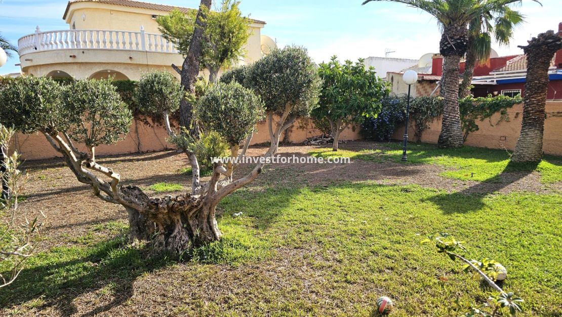 Sale - Villa - Torrevieja - La Siesta-El Chaparral