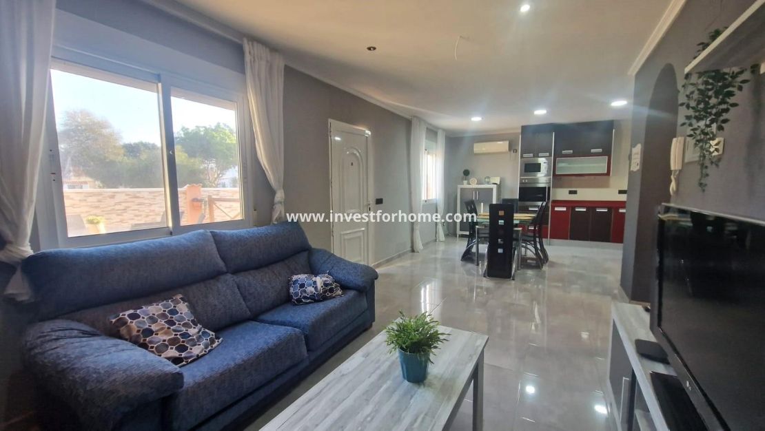 Sale - Villa - Torrevieja - La Siesta-El Chaparral