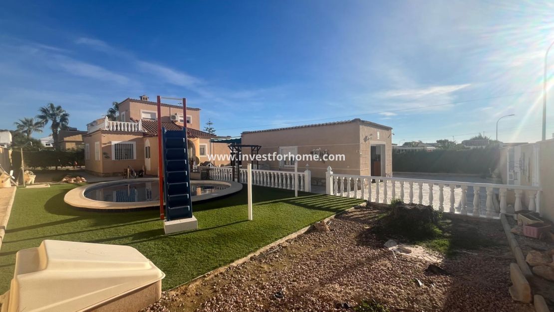 Sale - Villa - Torrevieja - La Siesta-El Chaparral