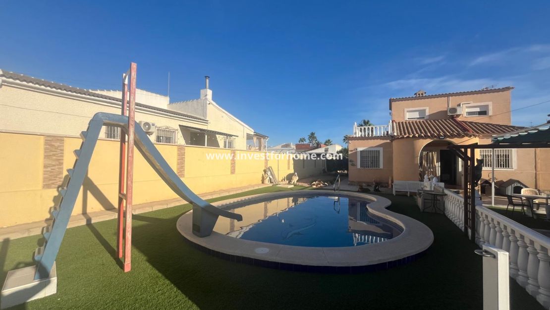 Sale - Villa - Torrevieja - La Siesta-El Chaparral