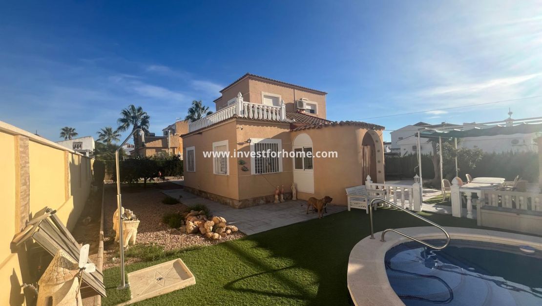 Sale - Villa - Torrevieja - La Siesta-El Chaparral