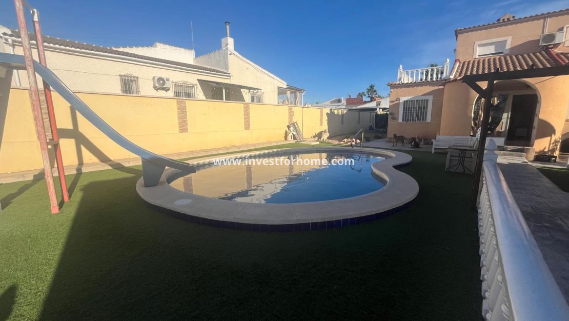 Sale - Villa - Torrevieja - La Siesta-El Chaparral