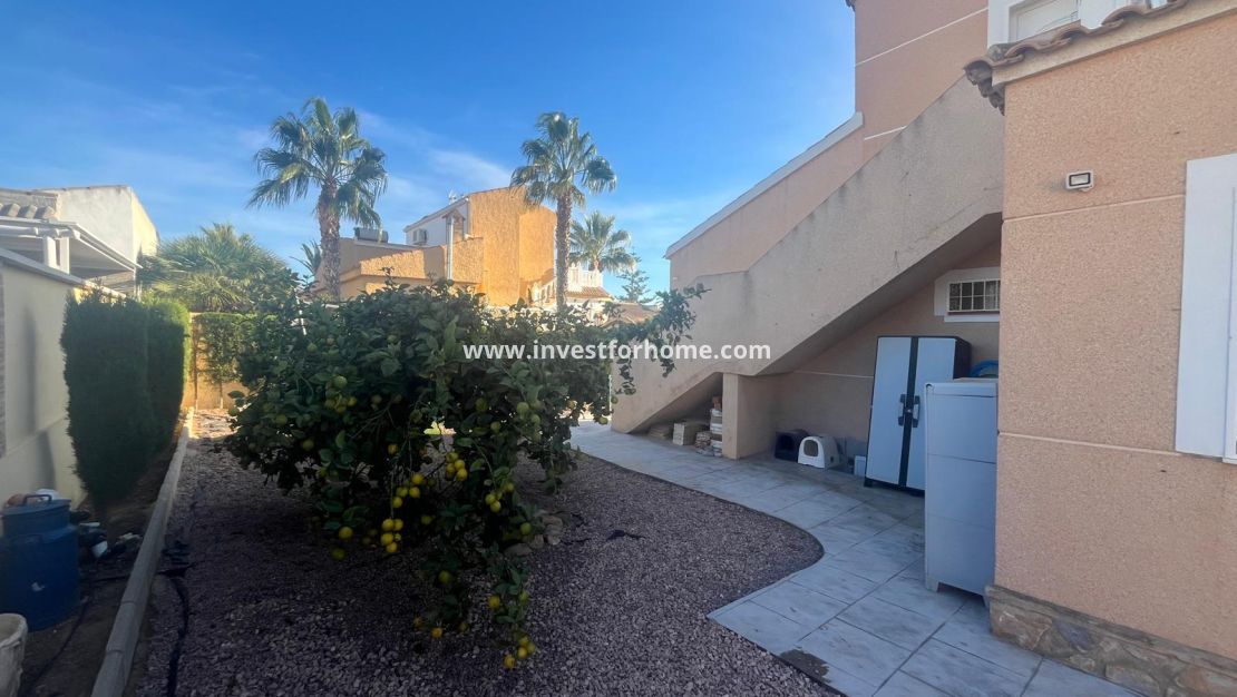 Sale - Villa - Torrevieja - La Siesta-El Chaparral