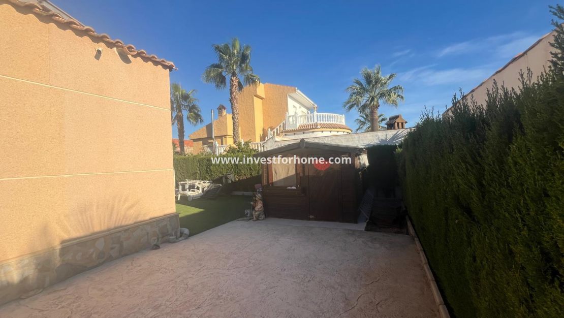 Sale - Villa - Torrevieja - La Siesta-El Chaparral