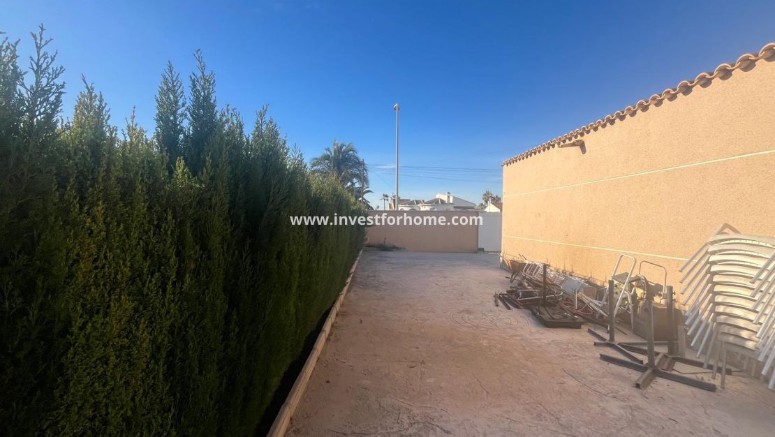 Sale - Villa - Torrevieja - La Siesta-El Chaparral