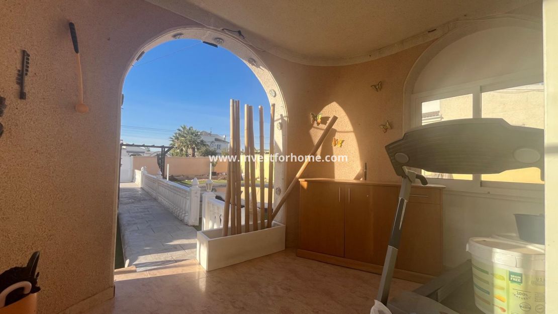 Sale - Villa - Torrevieja - La Siesta-El Chaparral