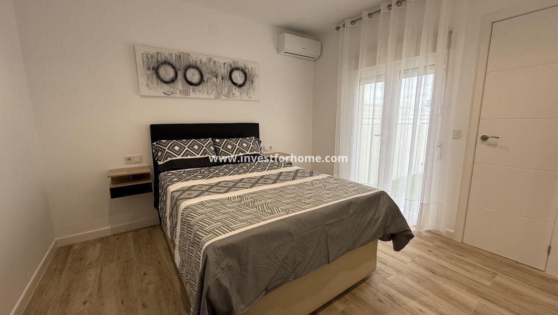 Sale - Villa - Torrevieja - La Siesta-El Chaparral