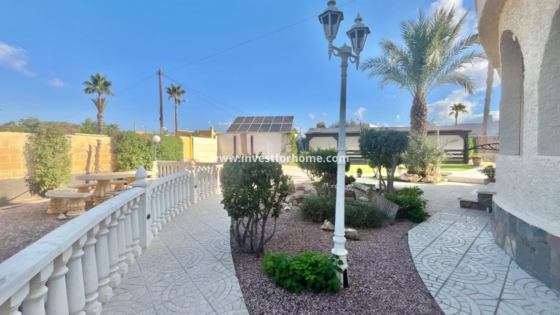 Sale - Villa - Torrevieja - La Siesta-El Chaparral