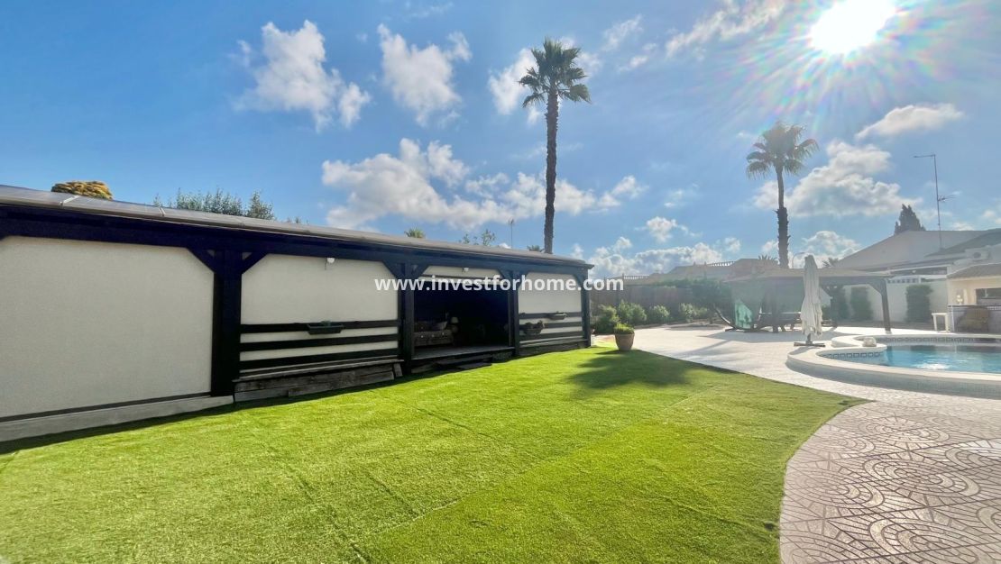 Sale - Villa - Torrevieja - La Siesta-El Chaparral