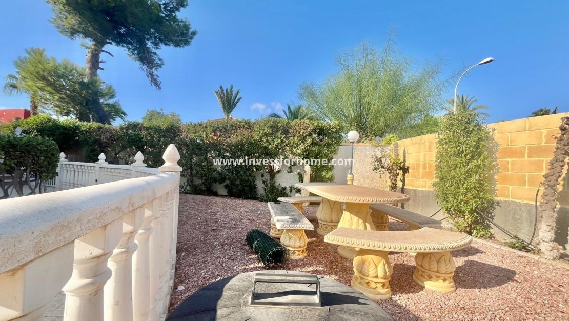 Sale - Villa - Torrevieja - La Siesta-El Chaparral