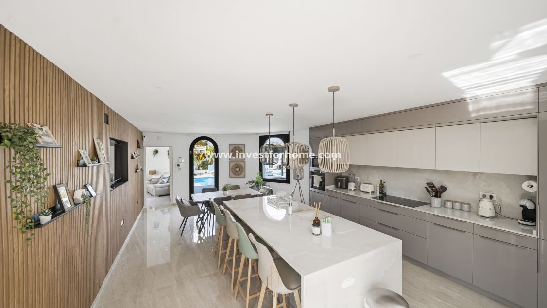 Sale - Villa - Torrevieja - La Siesta-El Chaparral