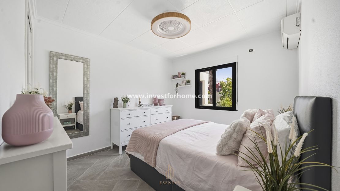 Sale - Villa - Torrevieja - La Siesta-El Chaparral