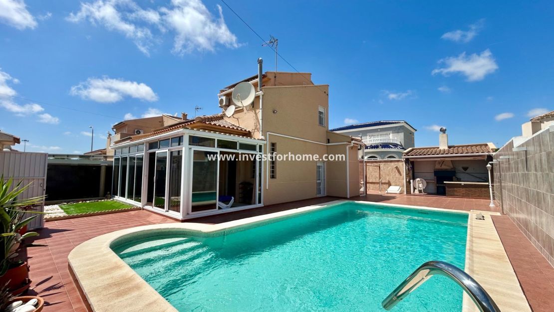 Sale - Villa - Torrevieja - La Siesta-El Chaparral