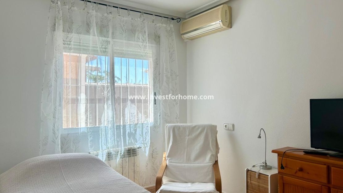Sale - Villa - Torrevieja - La Siesta-El Chaparral